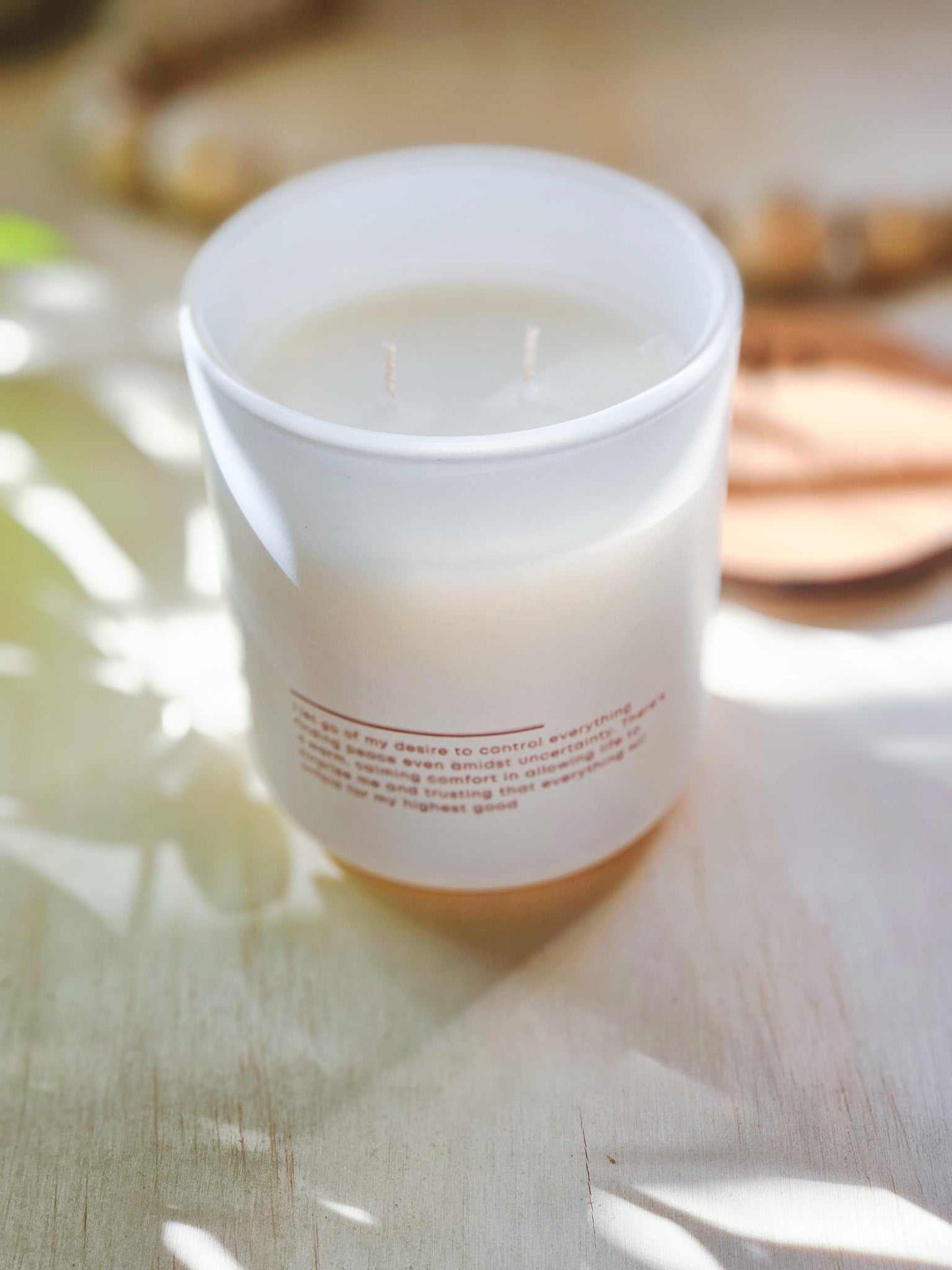 Eco-friendly soy wax Warm Cashmere candle with bamboo lid and natural ingredients